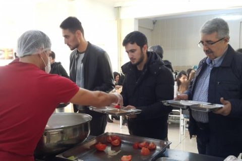 İlçe milli eğitim müdürümüz sayın Cengiz GÜNDEŞ Aday öğretmenlerle Kahvaltıda bir ara