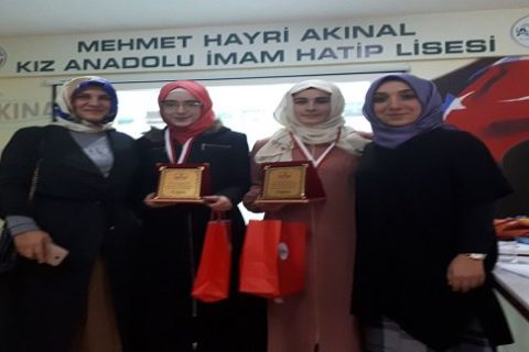Abdulhamithan Kız Anadolu İmam Hatip Lisesi Öğrencilerinden Başarı.