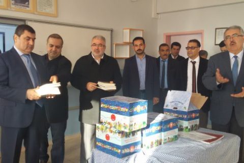 SODES projesi ile kitap dağıtımı yapıldı.