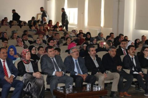 E-Twinning Projesi kapsamında "KÜLTÜREL ETKİLEŞİM" konulu toplantısı yapıldı.