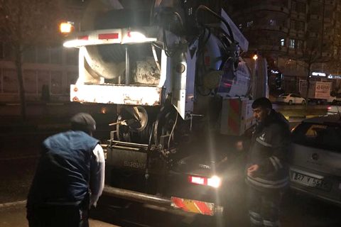 Gaski kanalizasyon ekipleri gece gündüz çalişiyor
