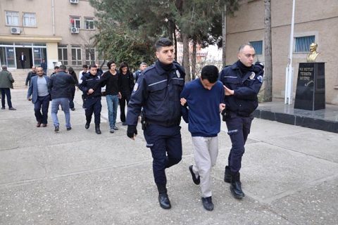 Gaspçilar polisten kaçamadi