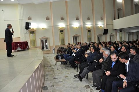 Gençlik platformu ndan konferans