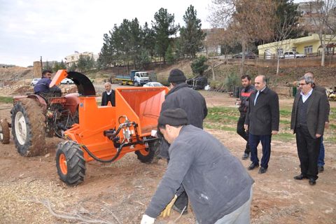Nizip belediyesi nden dal parçalama makinesi