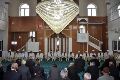 Imamlar şehitler için dua okudu