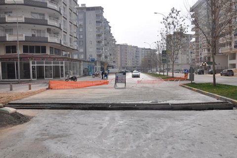 Altyapi çalişmalari sürüyor