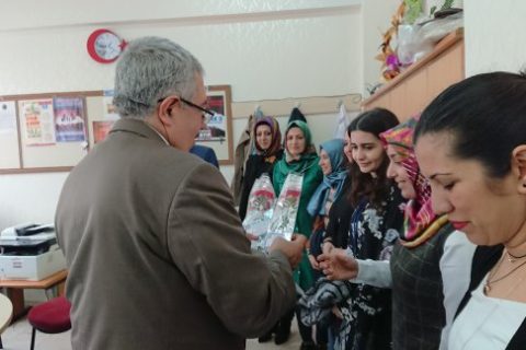Kadın Öğretmenlerimizin 8 Mart Dünya kadınlar günü kutlandı.