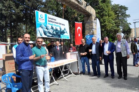 Beşir derneği nden hoşaf ve ekmek
