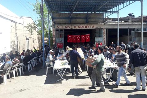 Nizip sanayi sitesi nde seçim heyecani