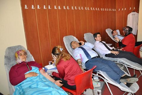 Tekel ilkokulu nda kan bağişi etkinliği