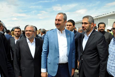 Bakanlar yol çalişmasini inceledi