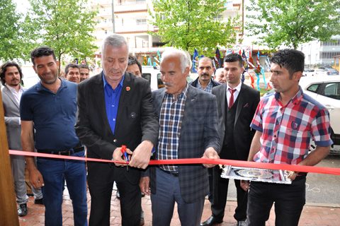 Bir demet dem cafe ve restaurant açildi