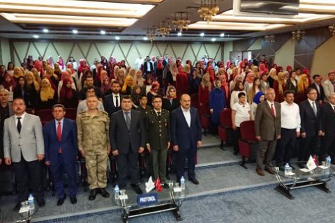 Yunus Emre´yi anma programı Nizip Abdulhamithan İmam Hatip Lisesi tarafından düzenlen