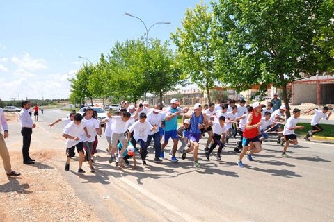 Arti koleji nden ödüllü halk koşusu