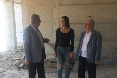 Nizip Özel eğitim okulu inşaatında hayırseverler Ömer PEKMEZ incelemelerde bulundu.