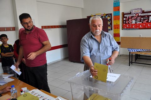 Vatandaşlar sandiğa koştu