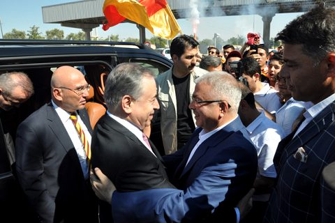 Galatasaray başkani cengiz den memleketine ziyaret