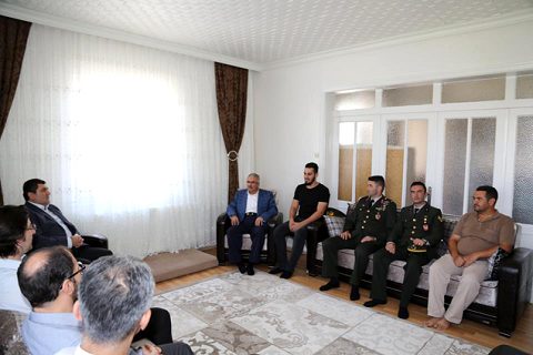 Nizip te onbeş temmuz gazisi ismet doğan a ziyaret