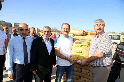 Büyükşehir belediyesi nden çiftçilere destek