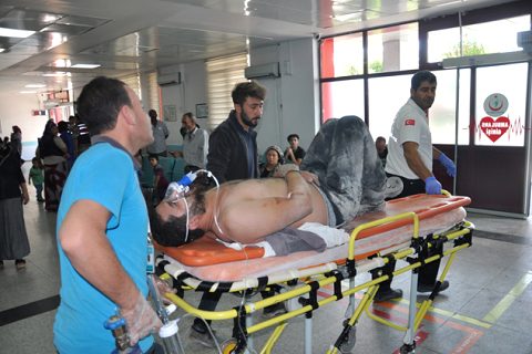 Tir ile kamyonet çarpişti  5 yarali