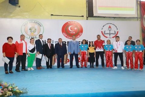 Nizip Eğitim Başarı Ödülleri Sahiplerini Buldu.