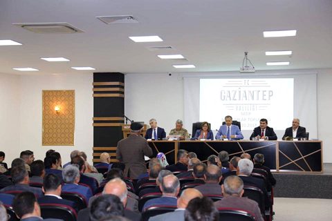 Vali yerlikaya nizip te muhtarlarla buluştu