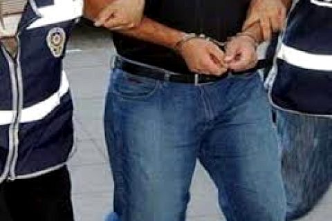 Camide buzdolabi çalan şüpheliler yakalandi