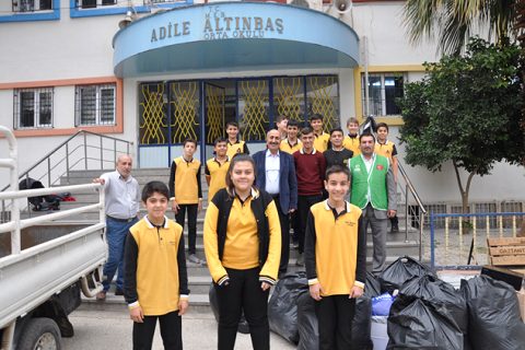 öğrencilerden anlamli yardim