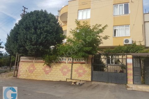 Öz ÇİLOĞLU GAYRİMENKUL'DEN 3 katlı müstakil ev