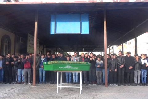 Mehmet ali gözyaşlari arasinda toprağa verildi