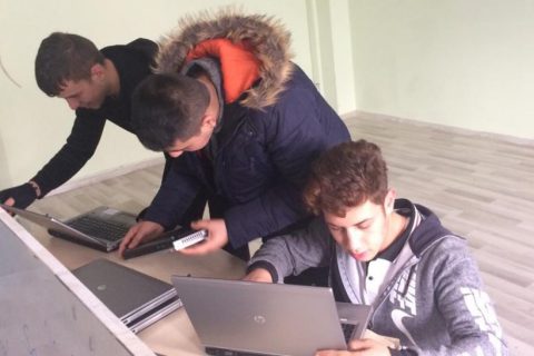 Nizip teknik ve endüstri meslek lisesi öğrencilerinden toplum hizmeti çalişmasi