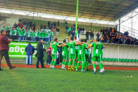 Nizip Spor şampiyonluğa yürüyor