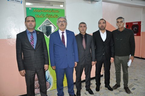 Bu okulda öğrenciler öğretmensiz sinava giriyor