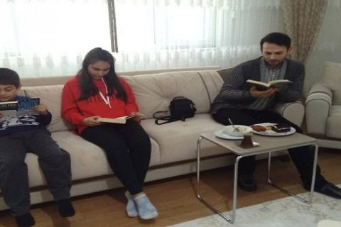 Türkan Ömer Okan Anadolu Lisesi Öğretmen ve Öğrencilerinden  quot;Ben Okuyorum Gazian