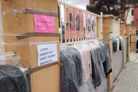 İstiklal Ortaokulundan Kıyafet Yardımlaşması