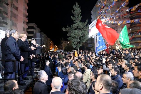 Gül seçim bürosu nu ziyaret etti