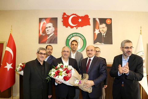15 yildir görev yapan akdoğan görevini devir etti
