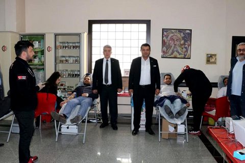 Nizip ticaret odasinda kan bağişi kampanyasi düzenlendi