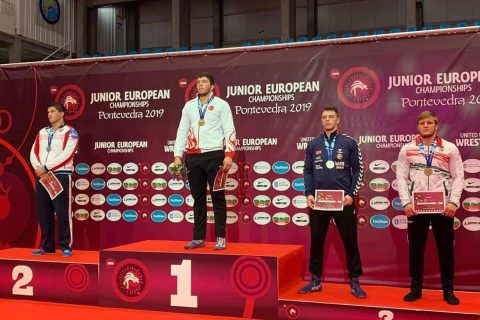 Milli güreşçi Hamza Bakır Avrupa Şampiyonu