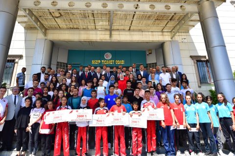 Nizip Ticaret Odası Eğitim Başarı Ödülleri Projesi Ödül Töreni  yapıldı