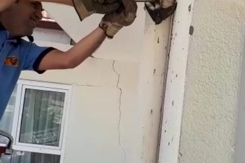 Itfaiye ayaği sikişan kirlangici kurtardi
