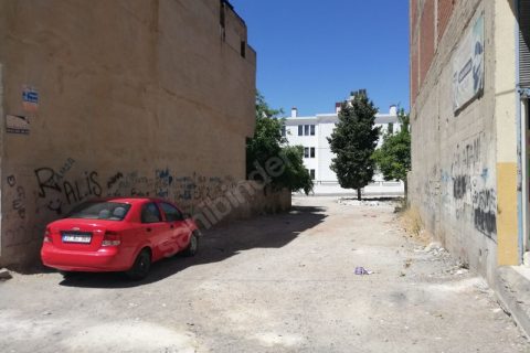 mimarsinan mah. Osmanlı parkı karşısı 200 m2 arsa