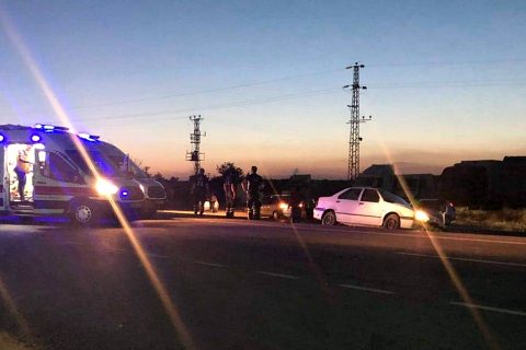 Nizipte trafik kazası 4 yaralı