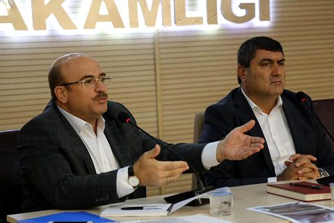 Şahin ve Sarı kasaplarla buluştu