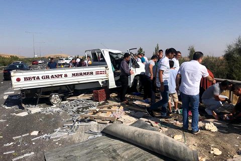 AK Partili Şahin, Yaralılara müdahale etti