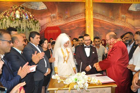 Kılıç ve Naimoğlu ailesinin mutlu günü