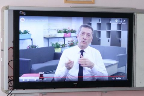 Milli Eğitim Bakanımız Sayın Ziya SELÇUK´u, Nizip Sosyal Bilimler Lisesi Öğretmenleri