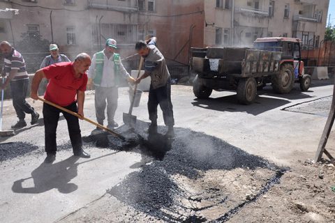 Saha mahallesinde asfalt çalişmasi