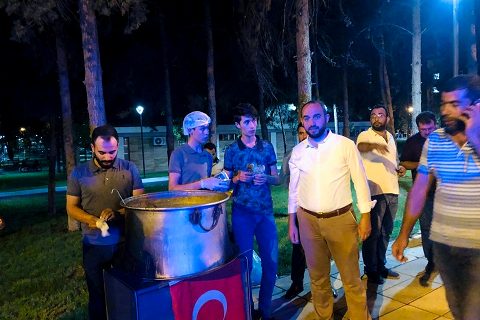 Yeniden Refah Partisi Aşure Dağıttı