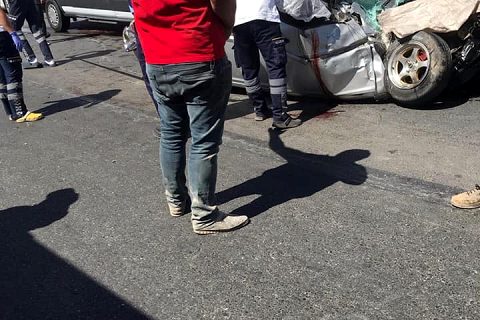 Otomobil kamyonete çarptı: 1 ölü, 1 yaralı